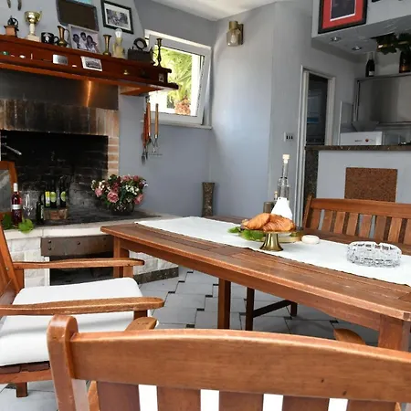 Ferienvilla In Ruhiger Lage Mit Pool Prázdninový dům