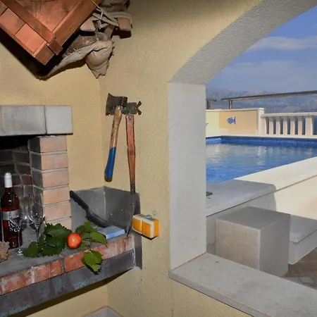 Ferienvilla In Ruhiger Lage Mit Pool Ferienhaus